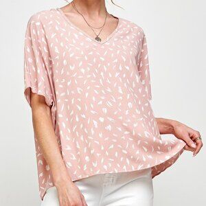 NWOT. Aluvina Relaxed Top. BlushPink/Off White. S-M-L.